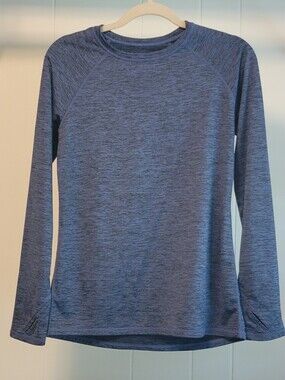 Climate Right by Cuddl Duds Blue Denim Raglan Sleeve Crew Neck Long Sleeve Top.
